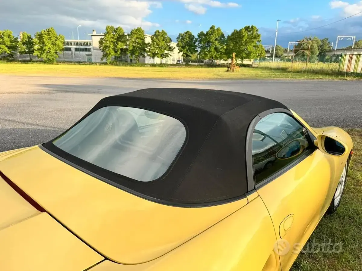 Usata Porsche Boxster 204 CV (150 kW) 1997 Giallo Cabrio