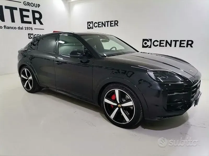 Usata Porsche Cayenne 475 CV (349 kW) 2023 Nero SUV