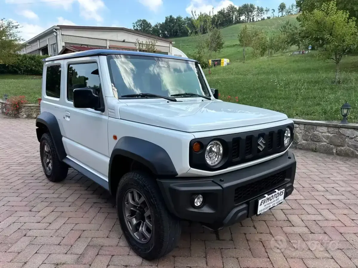 Usata Suzuki Jimny 102 CV (75 kW) 2019 Bianco SUV