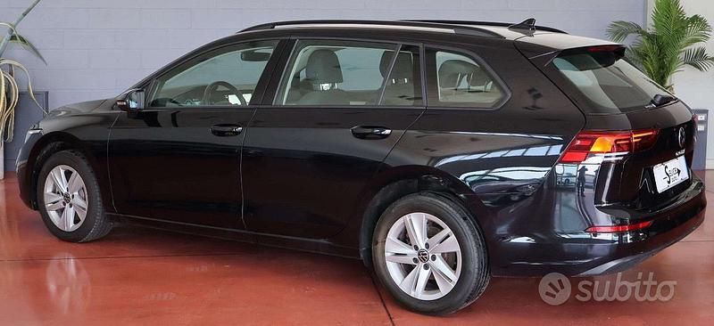 Usata VW Golf VIII Life 150 CV (110 kW) 2022 Nero Station wagon