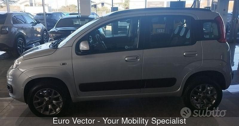 Usata Fiat Panda Lounge 69 CV (50 kW) 2020 Grigio Utilitaria
