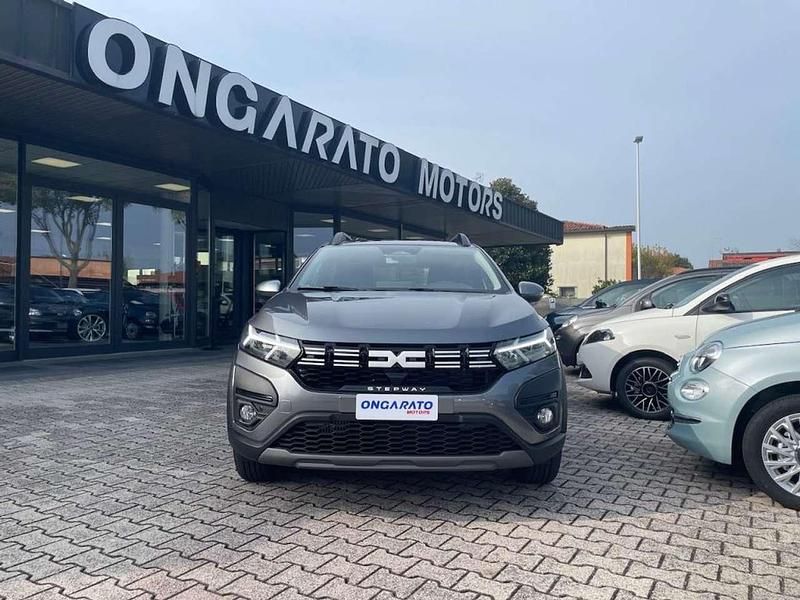 Nuova Dacia Sandero Expression 122 CV (89 kW) 2026 Grigio