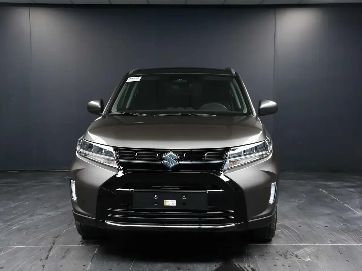 Nuova Suzuki Vitara 110 CV (80 kW) 2026 Grigio SUV