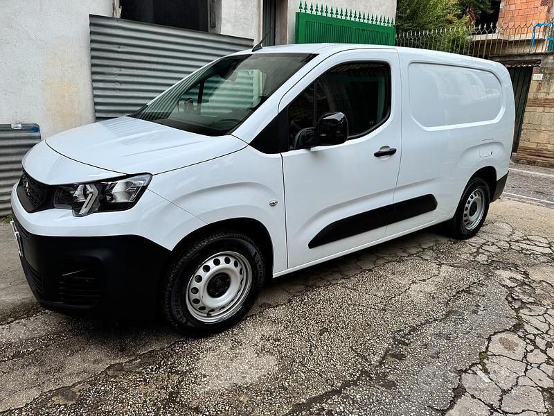 Usata Peugeot Partner S 102 CV (75 kW) 2023 Bianco Monovolume