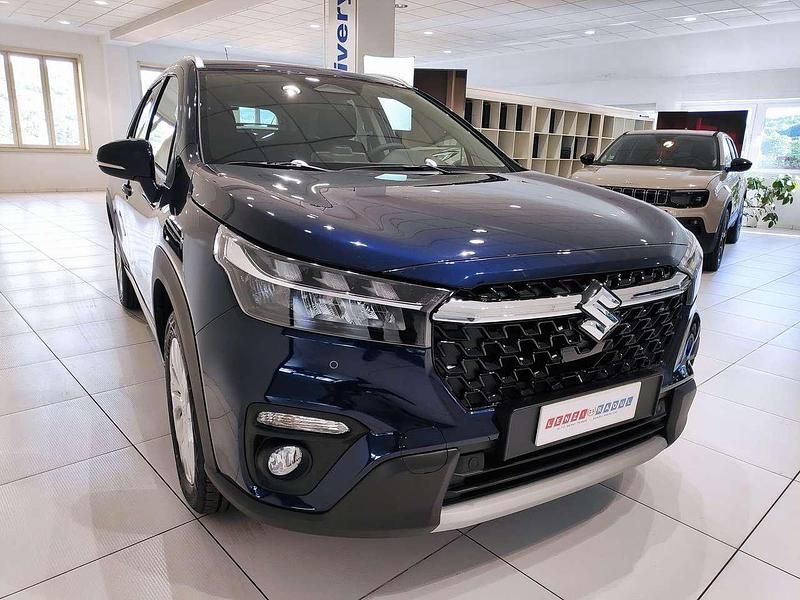 Blu/azzurro Nuova 2025 Suzuki SX4 S-Cross SUV | 27.490 € (Buon prezzo) - Immagine 1/4