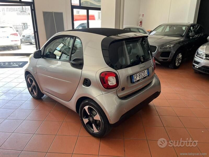 Usata Smart ForTwo Electric Drive Prime 41 kW (56 CV) 2021 Grigio Berlina