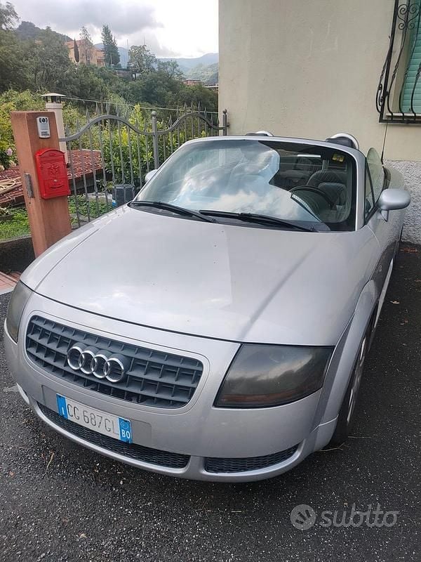 Usata Audi TT Roadster 179 CV (131 kW) 2003 Grigio Cabrio