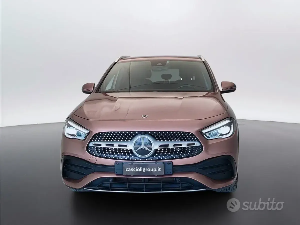 Usata Mercedes GLA200 Premium 150 CV (110 kW) 2023 Ros gold met. SUV