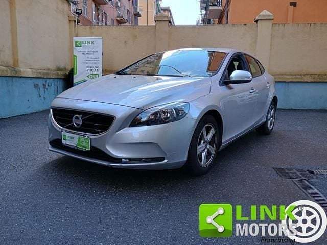 Usata Volvo V40 Summum 116 CV (85 kW) 2014 Argento Berlina