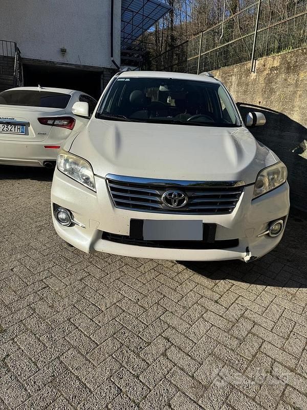 Usado Toyota RAV4 150 CV (110 kW) 2011 Blanco SUV