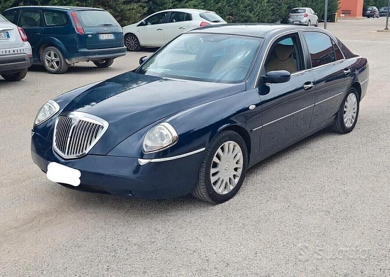 Blu Usata 2005 Lancia Thesis Tre volumi | 4500 € (Buon prezzo) - Immagine 1/4