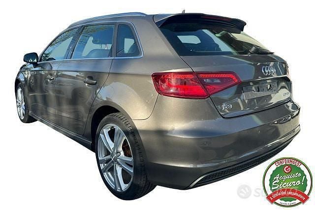 Usado Audi A3 S-Line 110 CV (80 kW) 2016 Gris Berlina