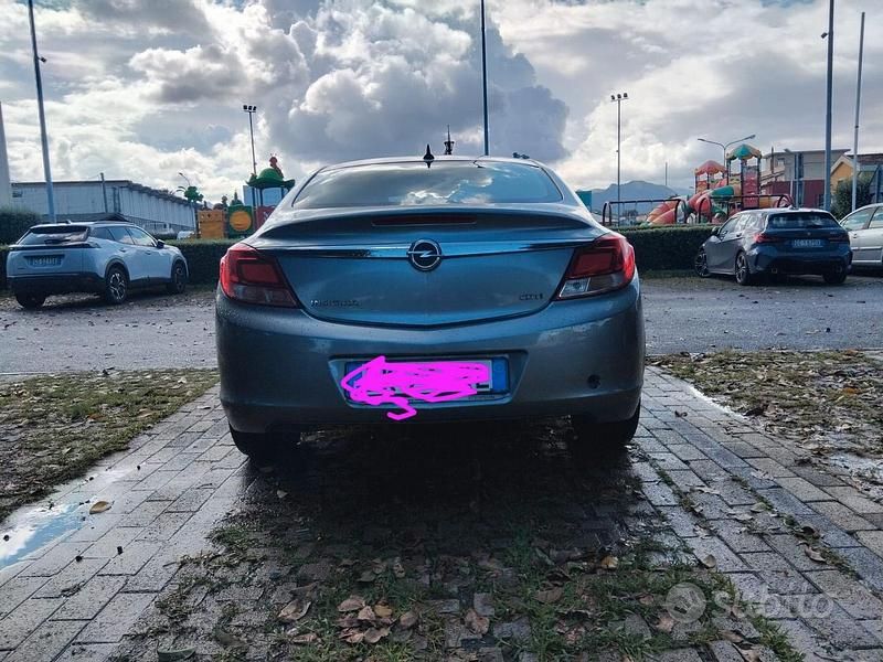 Usata Opel Insignia 130 CV (95 kW) 2011 Blu Berlina