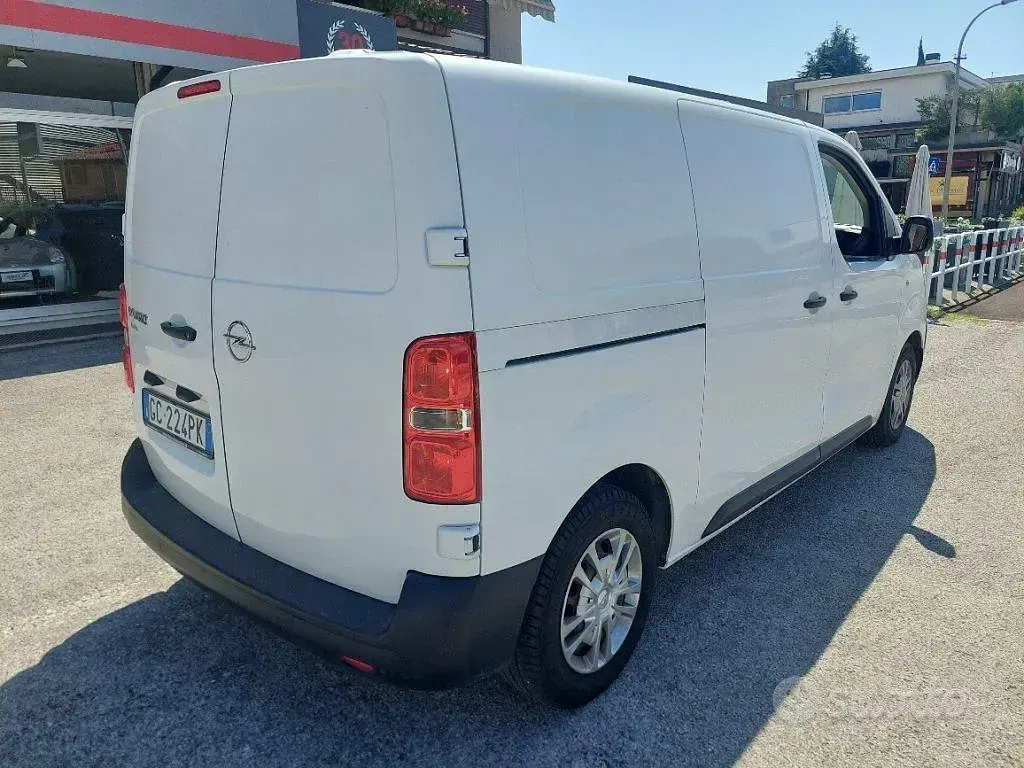 Usata Opel Vivaro-e Combi S 120 CV (88 kW) 2020 Bianco Monovolume