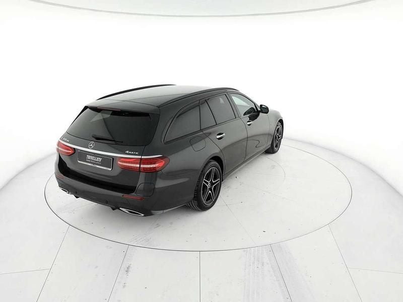 Usata Mercedes E300 Premium Plus 194 CV (142 kW) 2021 Grigio grafite Station wagon