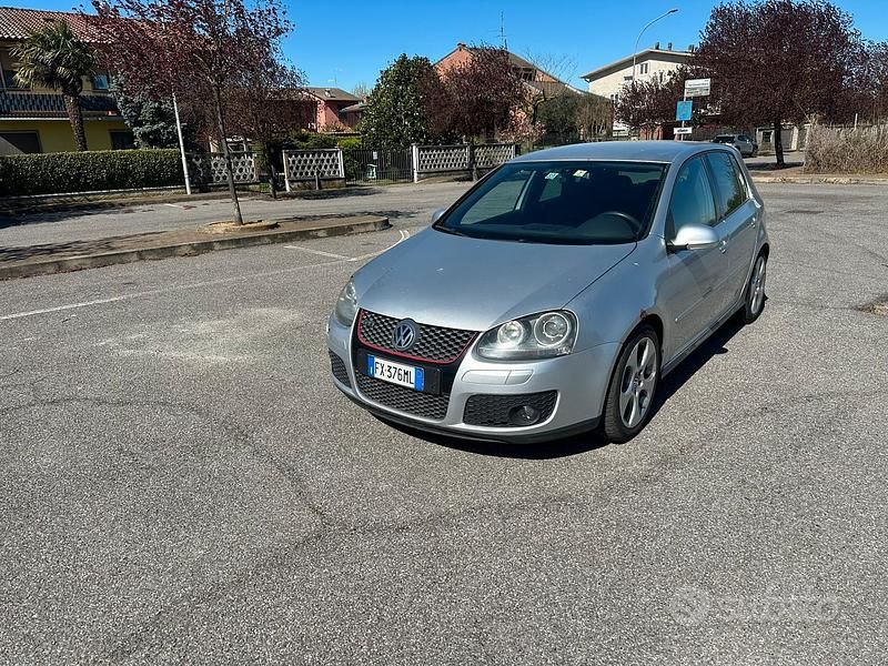 Usata VW Golf IV GTI 200 CV (147 kW) 2004 Grigio Berlina