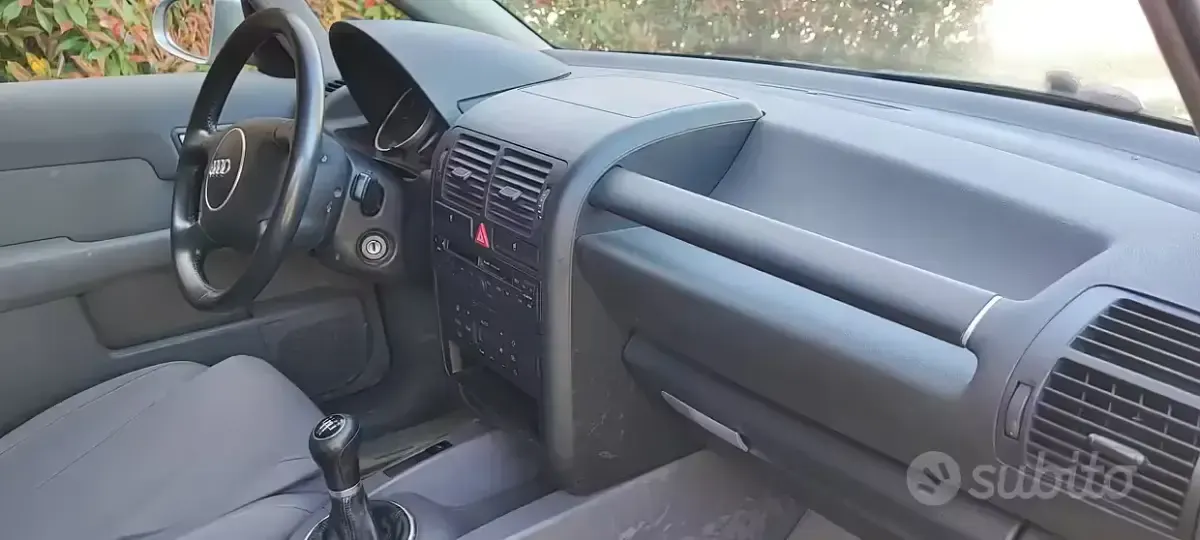 Usata Audi A2 75 CV (55 kW) 2001 Grigio Utilitaria