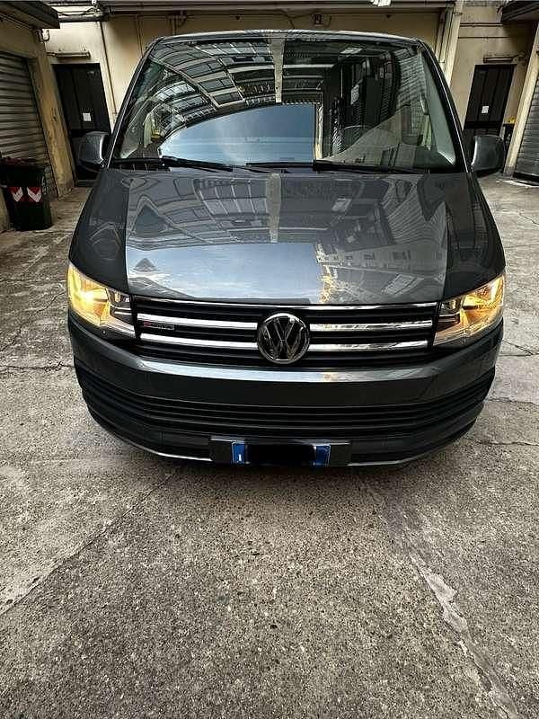 Grigio Usata 2018 VW Caravelle Monovolume | 33.000 € (Molto cara) - Immagine 1/2