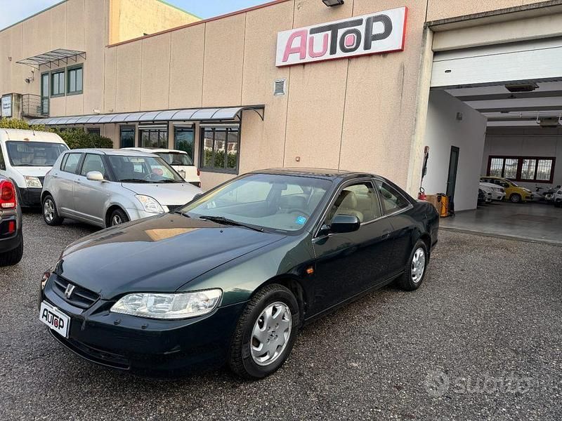 Usata Honda Accord ES 147 CV (108 kW) 1999 Verde Coupé