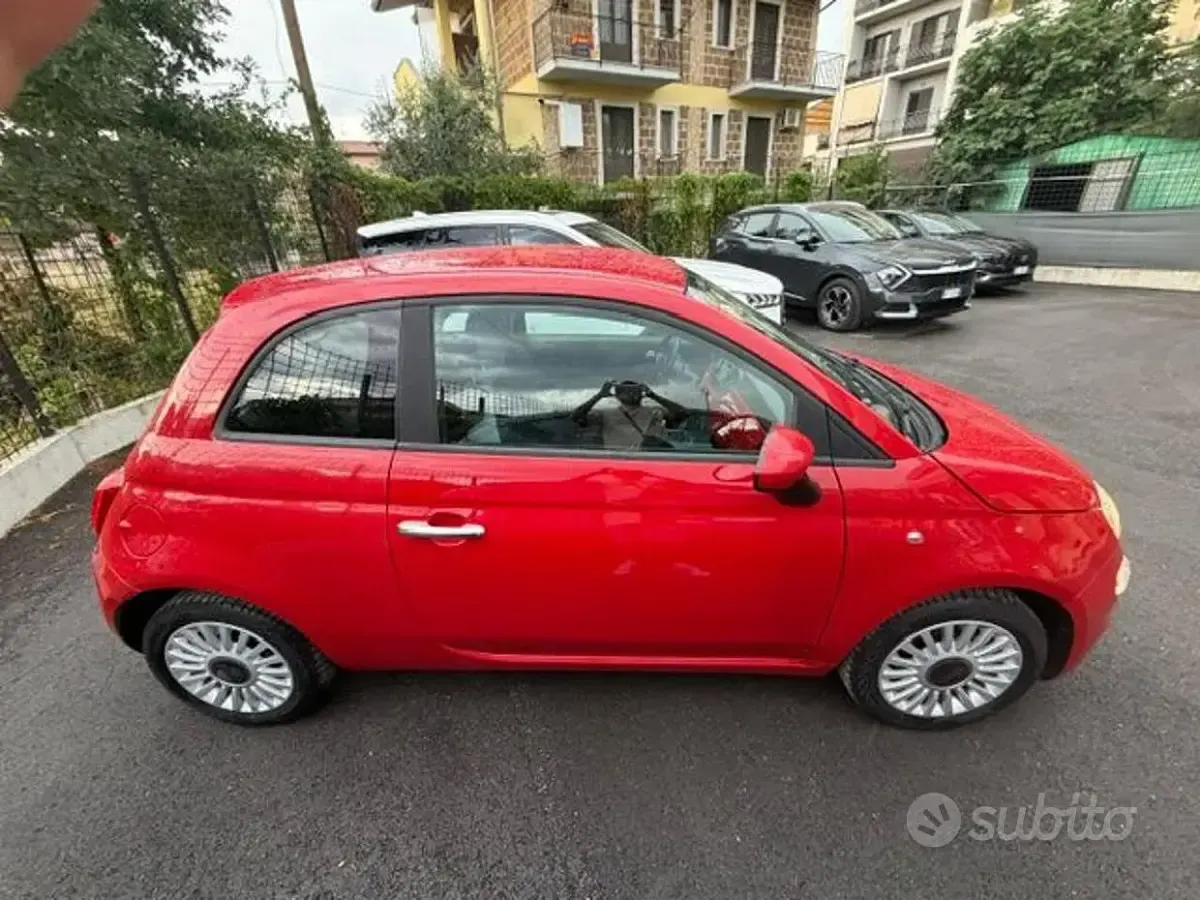 Usata Fiat 500 69 CV (50 kW) 2019 Rosso metallizzato Utilitaria