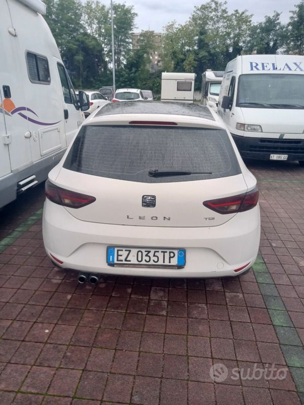 Usata 2015 Seat Leon Tre volumi | 5300 € (Super prezzo) - Immagine 1/4