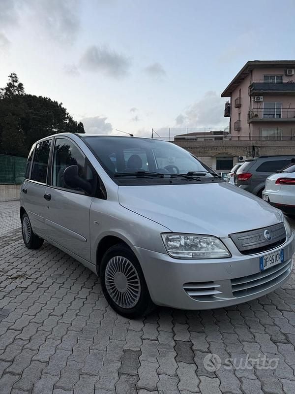 Usata Fiat Multipla Emotion 120 CV (88 kW) 2006 Grigio Monovolume