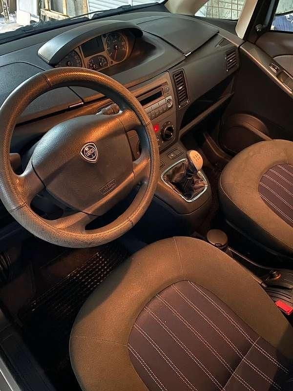 Usata Lancia Musa 77 CV (56 kW) 2009 Monovolume