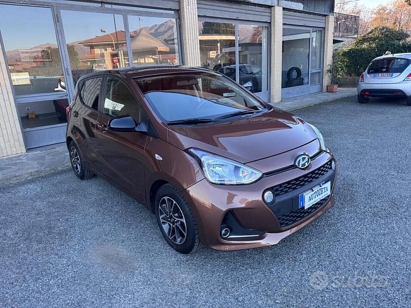 Usata Hyundai i10 Advanced 65 CV (47 kW) 2019 Marrone Utilitaria
