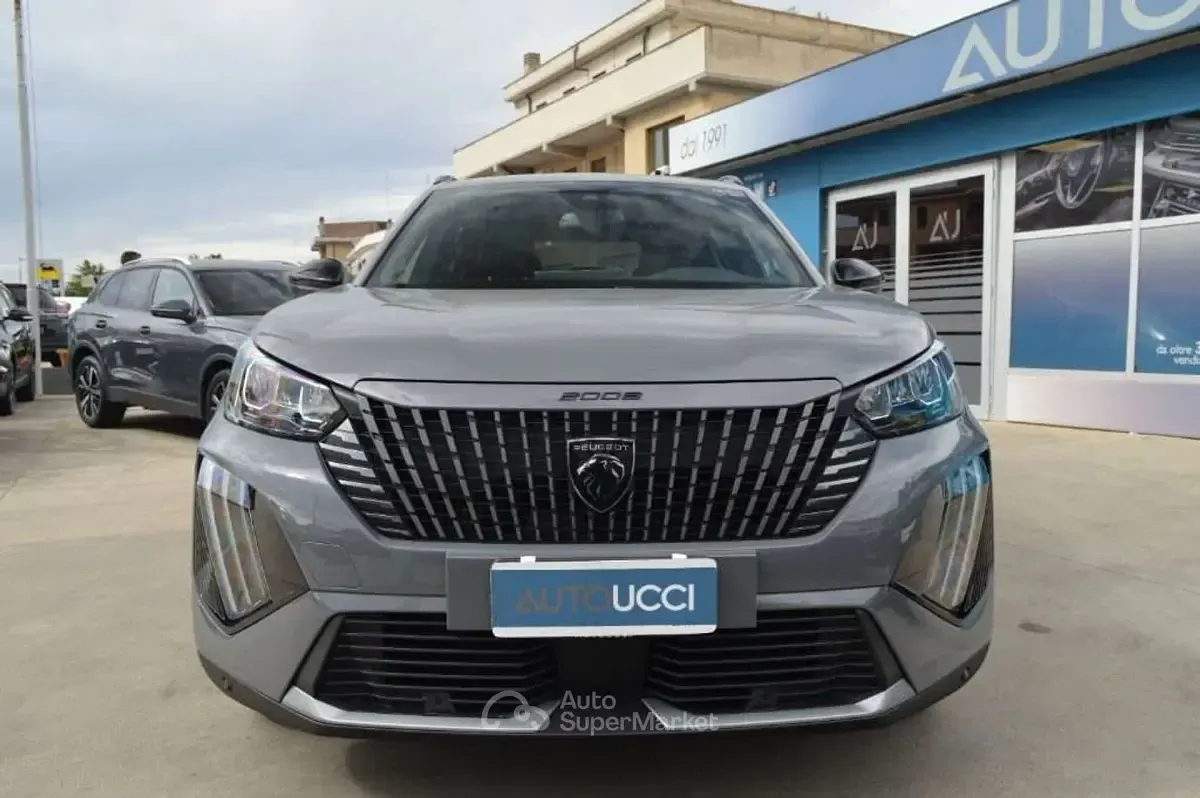 Usata Peugeot 2008 Allure 131 CV (96 kW) 2024 Selenium grey SUV