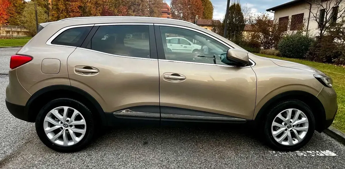Usata Renault Kadjar 131 CV (96 kW) 2016 Oro SUV