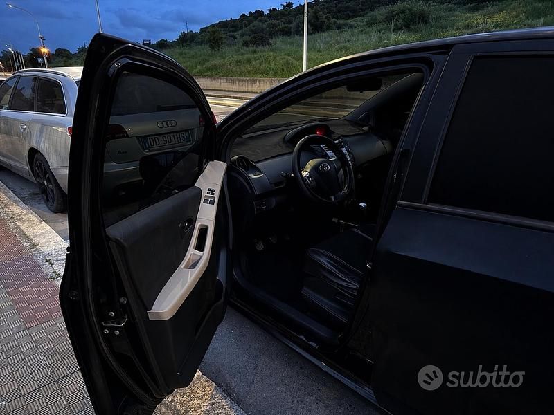 Usata Toyota Yaris 2008 Nero Utilitaria