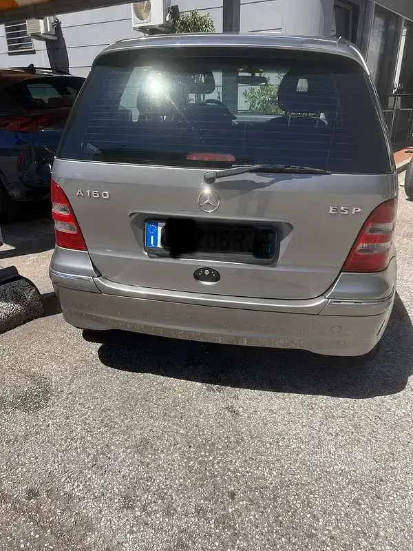 Usata Mercedes A160 Elegance 102 CV (75 kW) 2004 Grigio Monovolume