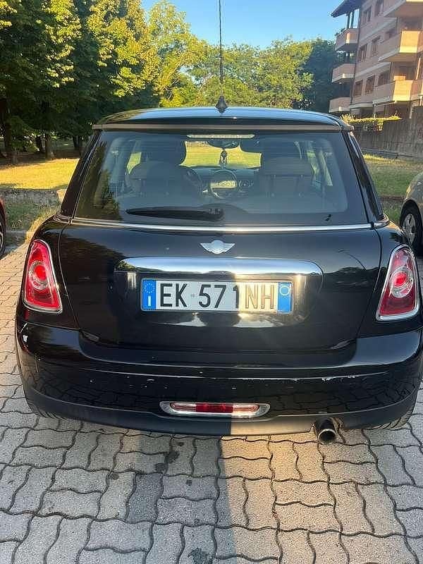 Usata Mini ONE 75 CV (55 kW) 2011 Nero Utilitaria