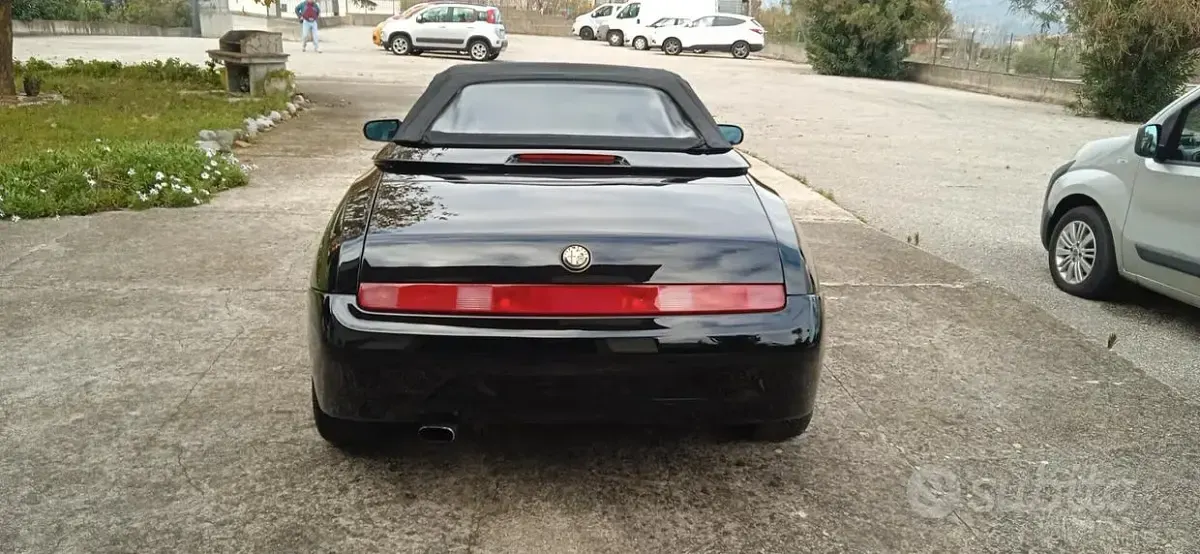 Usata Alfa Romeo Spider 165 CV (121 kW) 2004 Nero Cabrio