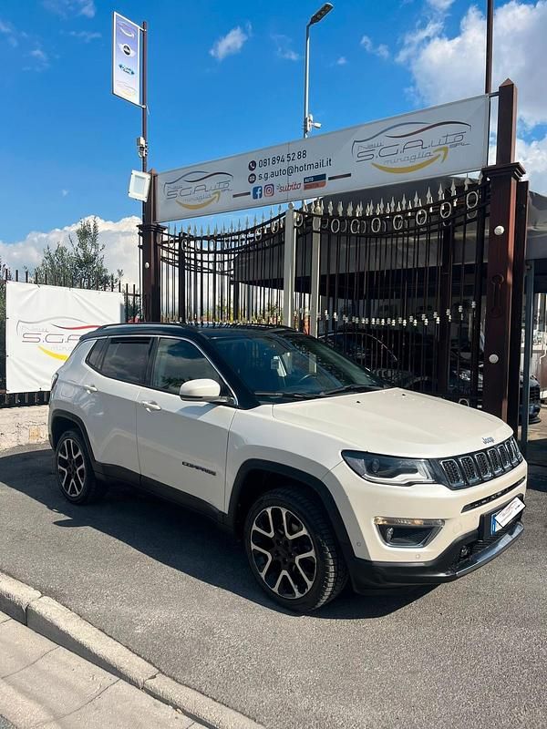 Usata Jeep Compass Limited 140 CV (102 kW) 2017 Beige SUV