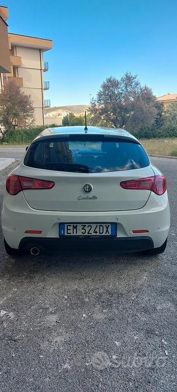 Usata Alfa Romeo Giulietta 109 CV (80 kW) 2012 Bianco Utilitaria