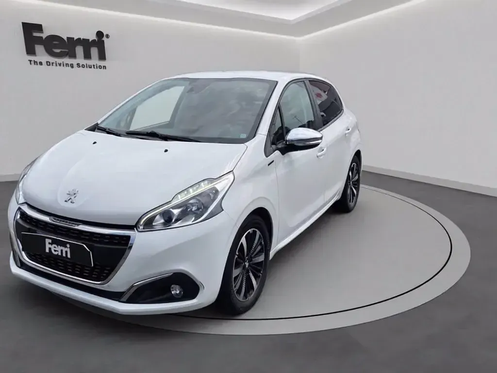 Usata Peugeot 208 Signature Sky 83 CV (61 kW) 2019 Utilitaria