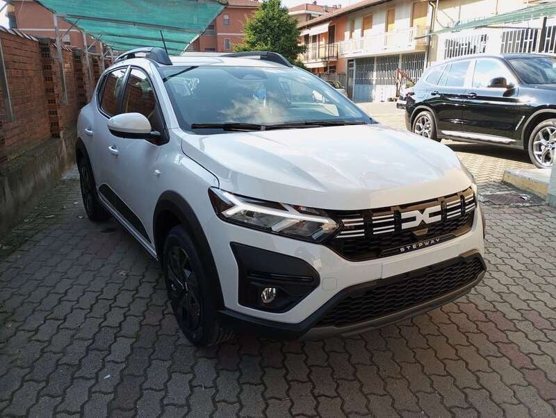 Usata Dacia Sandero Expression 101 CV (74 kW) 2024 Bianco Utilitaria