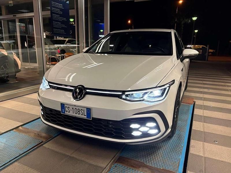 Usata VW Golf VIII GTD 200 CV (147 kW) 2021 Bianco perla Berlina