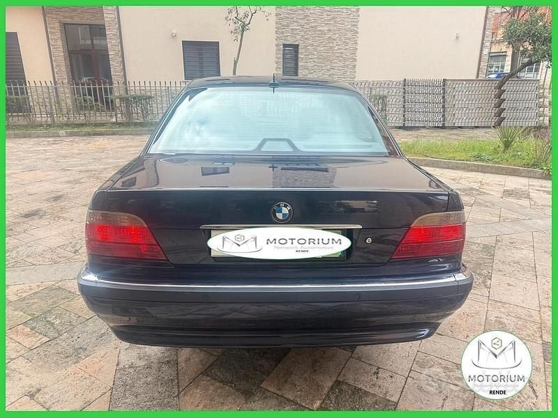 Usata BMW 730 Comfort Edition 194 CV (142 kW) 2000 Blu Berlina