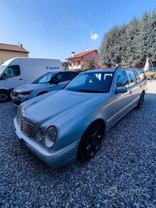 Usata Mercedes E430 Edition 279 CV (205 kW) 2001 Berlina