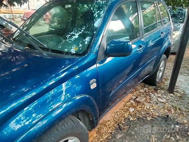 Usata Toyota RAV4 128 CV (94 kW) 2004 Blu SUV