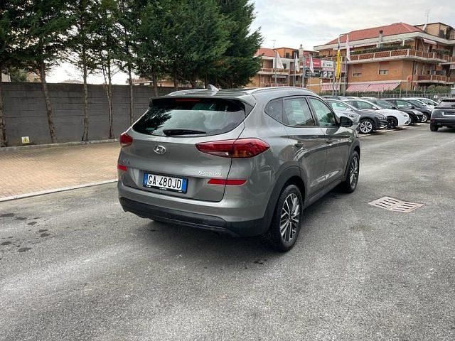 Usata Hyundai Tucson 132 CV (97 kW) 2020 Grigio scuro SUV