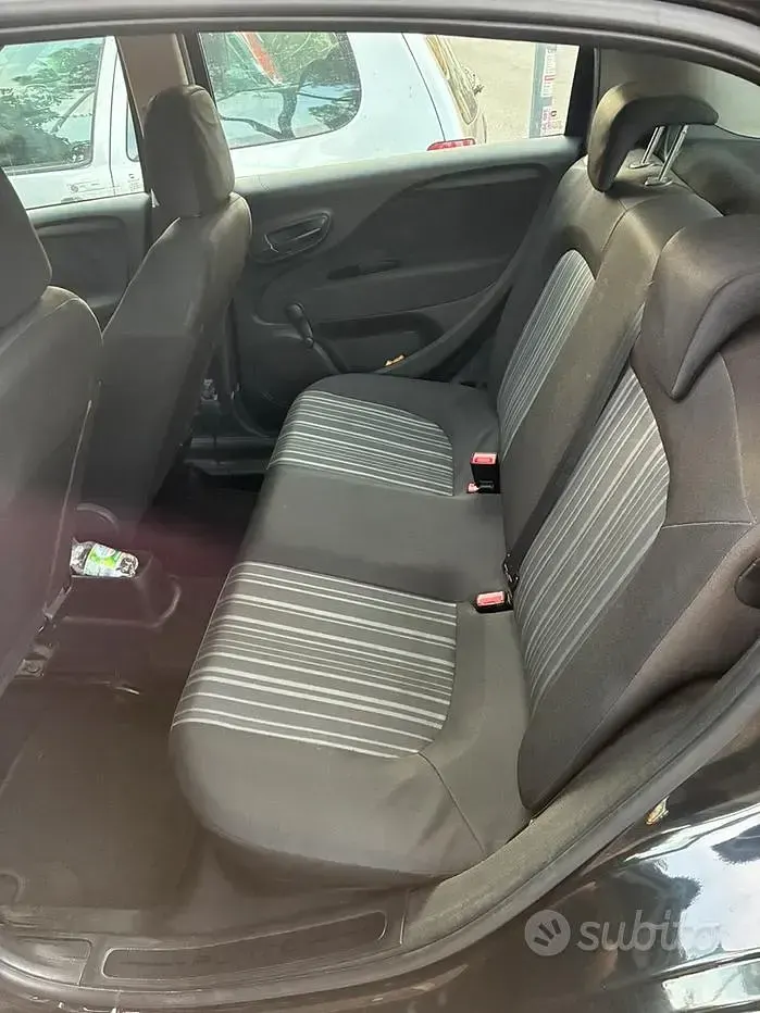 Usata Fiat Grande Punto 77 CV (56 kW) 2011 Nero Utilitaria