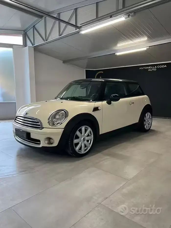 Usata Mini Cooper D 109 CV (80 kW) 2007 Beige Utilitaria