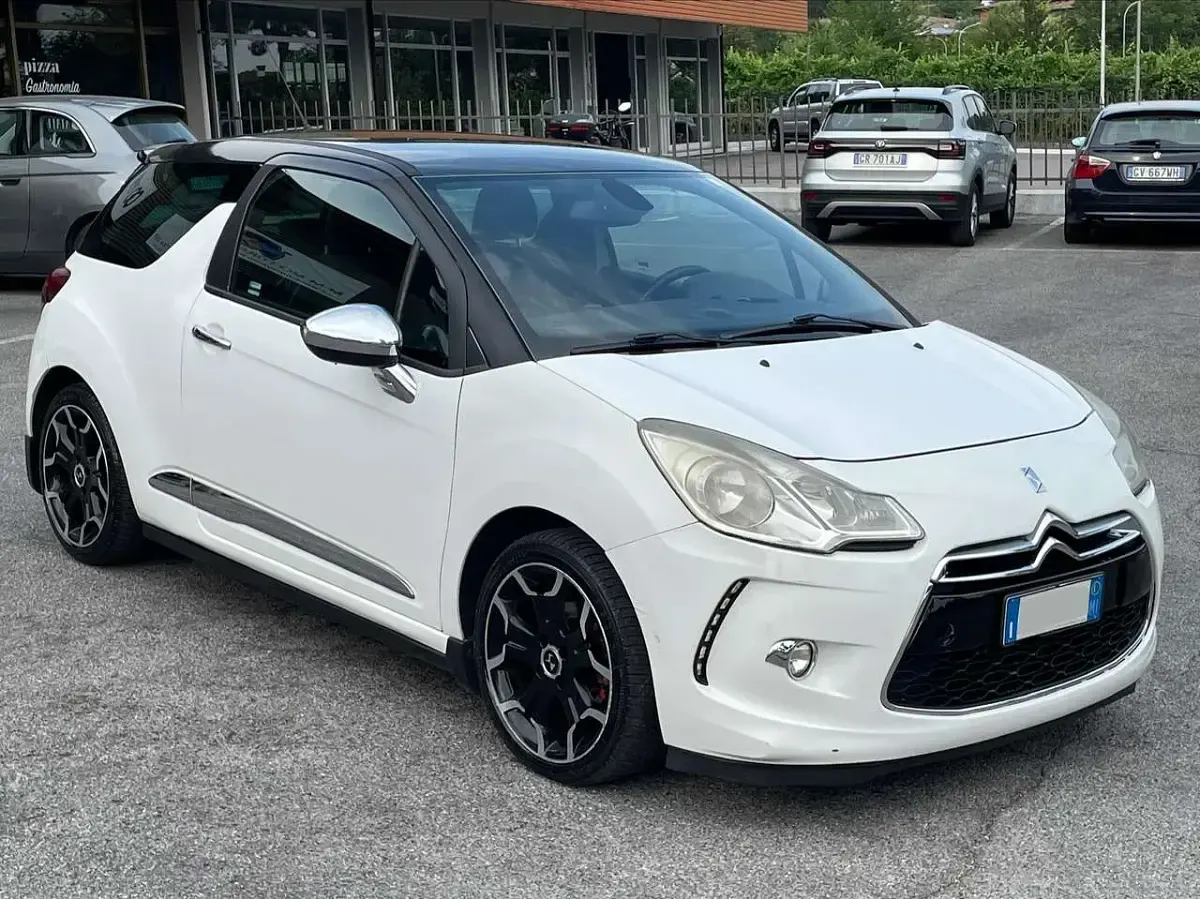 Usata Citroën DS3 Sport Chic 111 CV (81 kW) 2011 Bianco Utilitaria