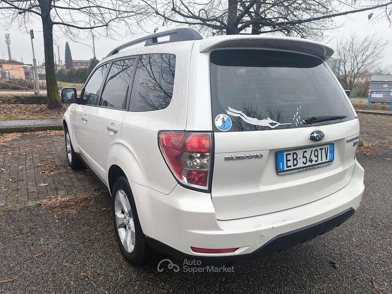 Usata Subaru Forester Comfort 147 CV (108 kW) 2010 Bianco SUV