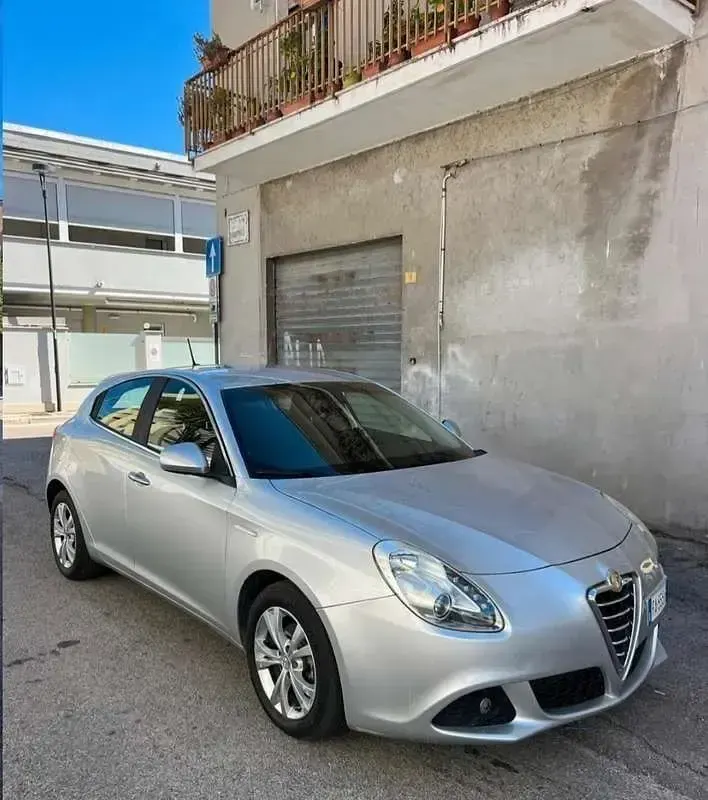 Usata Alfa Romeo Giulietta Distinctive 105 CV (77 kW) 2015 Utilitaria