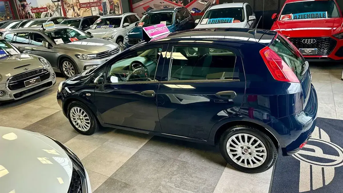 Usata Fiat Punto Street 95 CV (69 kW) 2018 Blu metallizzato Utilitaria