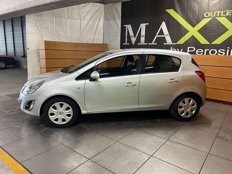 Usata Opel Corsa 75 CV (55 kW) 2013 Argento Utilitaria